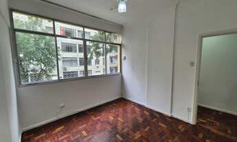 Imagem 2: Apartamento à Venda em Copacabana - 1 Quarto, 1 Sala, 1 Banheiro - 40m² - Rio de Janeiro-R