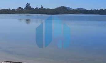 Imagem 6: Amplo Terreno com Acesso à Lagoa da Ibiraquera, Próx. às Praias do Rosa e Ouvidor!