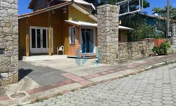 Imagem 3: Bela Casa Localizada no Loteamento Village, Próx. do Centro e da Praia Central de Garopaba