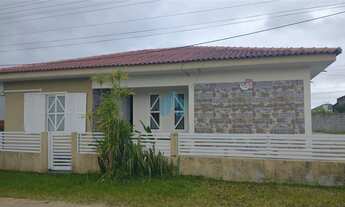 Imagem 2: Casa com Amplo Pátio, Bairro Areias de Palhocinha, em Garopaba, a 5 km do Centro e 10 Minu