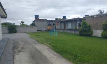 Imagem 3: Casa com Amplo Pátio, Bairro Areias de Palhocinha, em Garopaba, a 5 km do Centro e 10 Minu