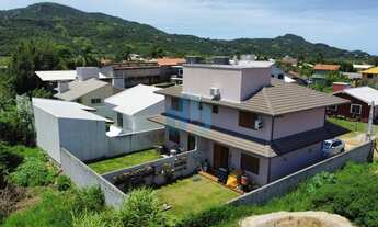 Imagem 4: Belo Sobrado Localizado no Bairro Areias de Palhocinha, a Poucos Minutos do Centro de Garo