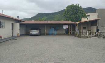 Imagem 4: Casa com Amplo Pátio, Bairro Areias de Palhocinha, em Garopaba, a 5 km do Centro e 10 Minu
