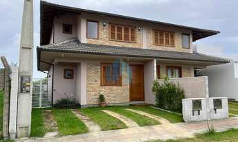 Imagem: Belo Sobrado Localizado no Bairro Areias