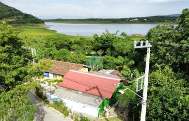 Imagem 2: Casa com Vista p/ Lagoa e Mar, Bairro Costa de Macacu, em Garopaba