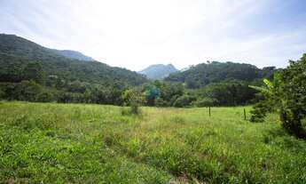 Imagem 2: Amplo Terreno em Garopaba, com Vista p/ a Pedra Branca e a 500 m da Cascata Encantada