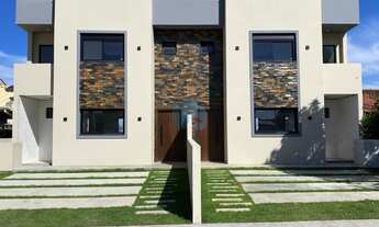 Imagem: Belos Sobrados a 10 min do Centro de Garopaba