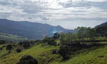 Imagem: Terreno com 4 Hectares, com Vista p/ Lagoa