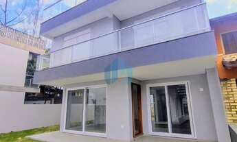 Imagem 2: Bela Casa de Alto Padrão, a 50 m do Mar, com Vista Panorâmica, Localizada no Loteamento Mo