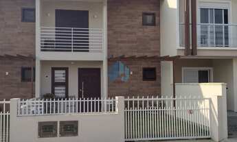 Imagem: Bela Casa Localizada no Bairro Areias de