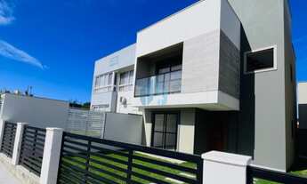 Imagem: Bela Casa Localizada no Bairro Ferraz, em