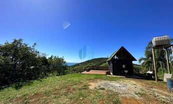 Imagem 4: Bela Casa de Madeira com Vista Panorâmica, Localizada no Bairro Macacu, em Garopaba!