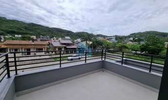 Imagem 2: Bela Casa Nova Localizada no Centro de Garopaba, Loteamento Panorâmico!