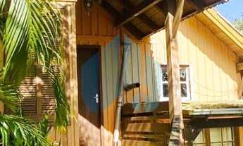 Imagem 3: Duas Lindas Casas Rústicas, em Amplo Terreno, na Praia do Rosa, com Uma Vista Incrível!