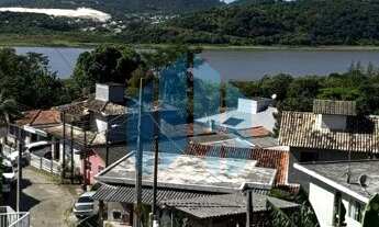 Imagem 2: Casa com Vista Exuberante p/ Lagoa, Costa de Macacu