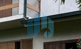 Imagem: Bela Casa a 1,5 km da Praia Central, Areias