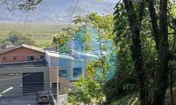 Imagem: Casa em Amplo Terreno, Palhocinha