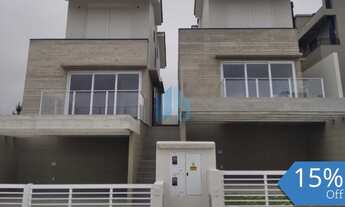 Imagem: Bela Casa Localizada no Bairro Ferraz, em