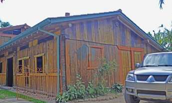 Imagem 3: Belo Imóvel com Dois Lofts + Salão, em Meio à Natureza e Próximo à Cachoeira, Encantada