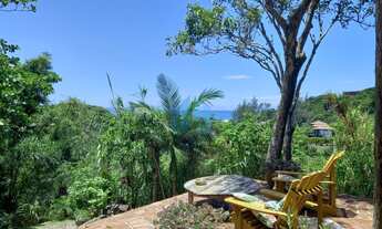 Imagem: Casa a 400 m da Praia, em Amplo Terreno