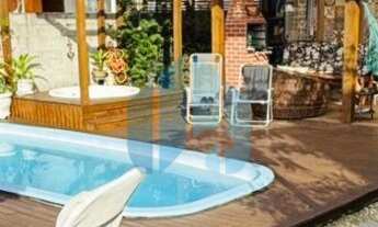 Imagem 7: Lindo Sobrado Próximo a Entrada da Ferrugem, com Fácil Acesso ao Centro da Cidade, Palhoci