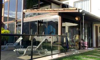 Imagem 3: Bela Casa com Amplo Pátio e Piscina, Próxima de Todo Comércio e Poucos Minutos das Princip