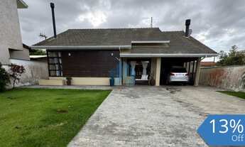 Imagem: Bela Casa Térrea com Amplo Quintal, a Poucos