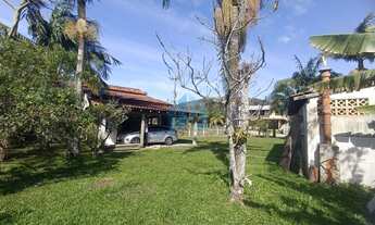 Imagem 4: Casa com Amplo Quintal, a Poucos Minutos das Principais Praias e do Centro da Cidade, Enca