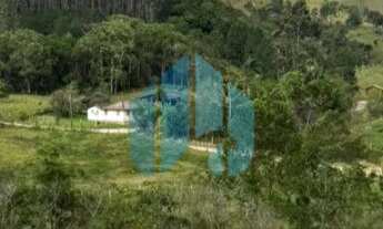 Imagem: Amplo Terreno, Águas Mornas