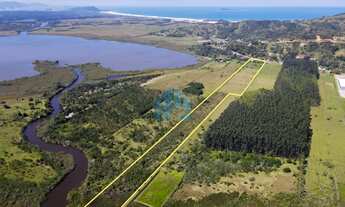 Imagem: Amplo Terreno de 6,5 Hectares, com Fundos