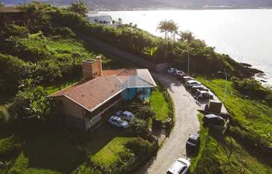 Imagem 3: Linda Casa na Praia da Vigia, com Vista Permanente, de Frente p/ Mar, Vigia