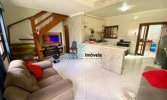 Imagem 2: Exclusividade! Lindo Sobrado em Condomínio Fechado com 3 Quartos à próximo ao mar - Centro