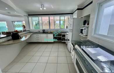 Imagem 12: Linda Casa de Alto Padrão em Condomínio Fechado com 5 Dorm 3 suítes no Hanga Roa em Bertio