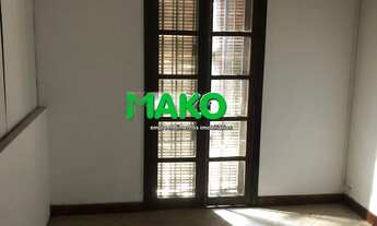 Imagem 6: CASA TÉRREA COMERCIAL TRANSFORMADA EM SALÃO, COM DIVERSAS SALA, E COM 2 BANHEIROS, E ESCRI