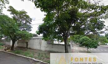 Imagem 2: Terreno 11x22 com casa 120 m² averbada contendo 3 dormitórios, sala, cozinha e banheiro Tr