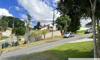 Imagem 2: EXCELENTE SOBRADO RESIDENCIAL DE ESQUINA COM FONTE NATURAL DE ÁGUA - 3 dormitórios sendo