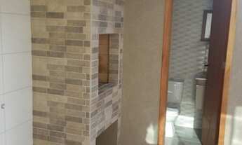 Imagem 2: Sobrado 2 dormitórios, 1 sala ampla, varanda com churrasqueira, 1 vaga de garagem, 2 banh