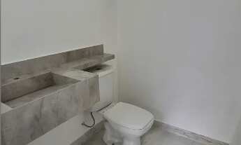 Imagem 4: Casa térrea de alto padrão, com pé direito duplo, platibanda, com área total de 300m2 e ár