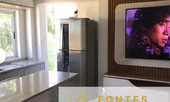 Imagem 7: Apartamento com 2 quartos, sala de estar e sala de jantar integradas, cozinha e sacada com