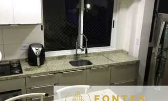 Imagem 4: Apartamento com 2 quartos, sala de estar e sala de jantar integradas, cozinha e sacada com