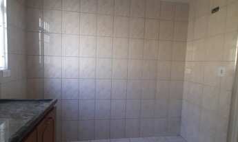 Imagem 3: Apartamento térreo com 2 quartos, 1 banheiro, 1 vaga de garagem e 50,00 m2 de área. Locali