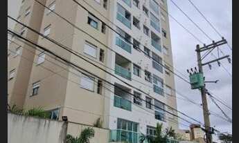 Imagem 2: Apartamento de frente para locação com 2 quartos, sendo uma suíte, em um andar alto