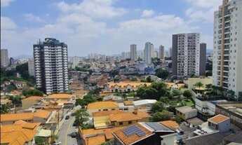 Imagem 3: Apartamento de frente para locação com 2 quartos, sendo uma suíte, em um andar alto