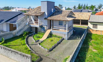 Imagem 4: Imperdível oportunidade de adquirir uma casa com 3 quartos e 6 vagas de garagem em Balneár