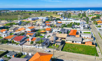 Imagem 3: Imperdível oportunidade de adquirir uma casa com 3 quartos e 6 vagas de garagem em Balneár