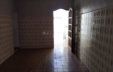 Imagem 7: Vendo Casa no Luzia ¾, 2 banheiros, Sala e cozinha amplas, varanda, garagem para 02 veícul