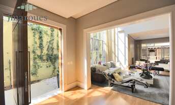 Imagem 3: Casa com excelentes com piscina e acabamentos e armários planejados