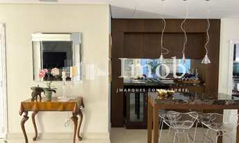 Imagem 4: Casa de Alto Padrão Com Elegância Arquitetônica em Jurerê Internacional