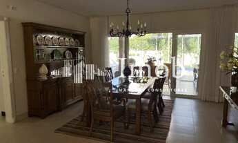 Imagem 7: Casa de Alto Padrão Com Elegância Arquitetônica em Jurerê Internacional