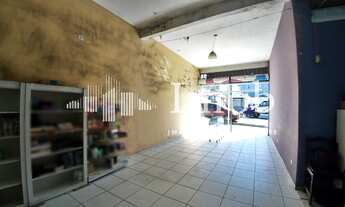 Imagem 4: CASA VERSÁTIL COM POTENCIAL DE RENDA COM SALÃO COMERCIAL AMPLO